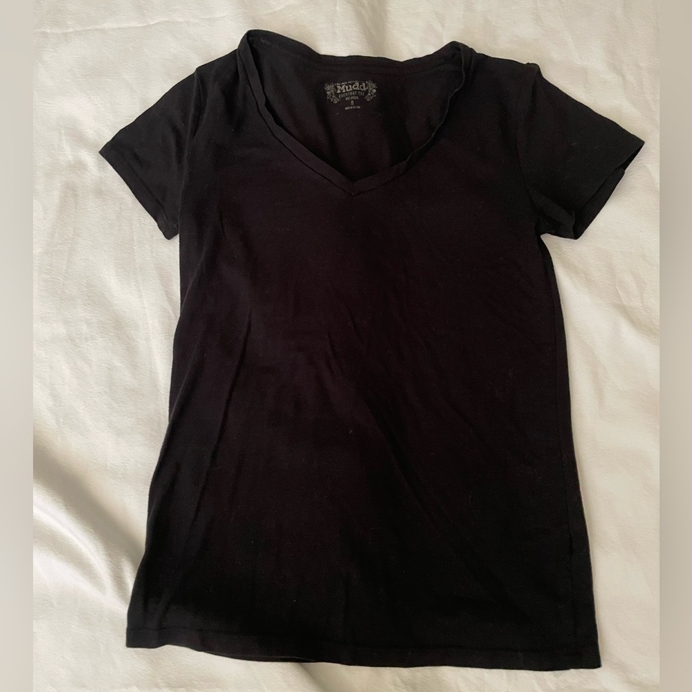 Small black mudd brand v neck short sleeve t shirt